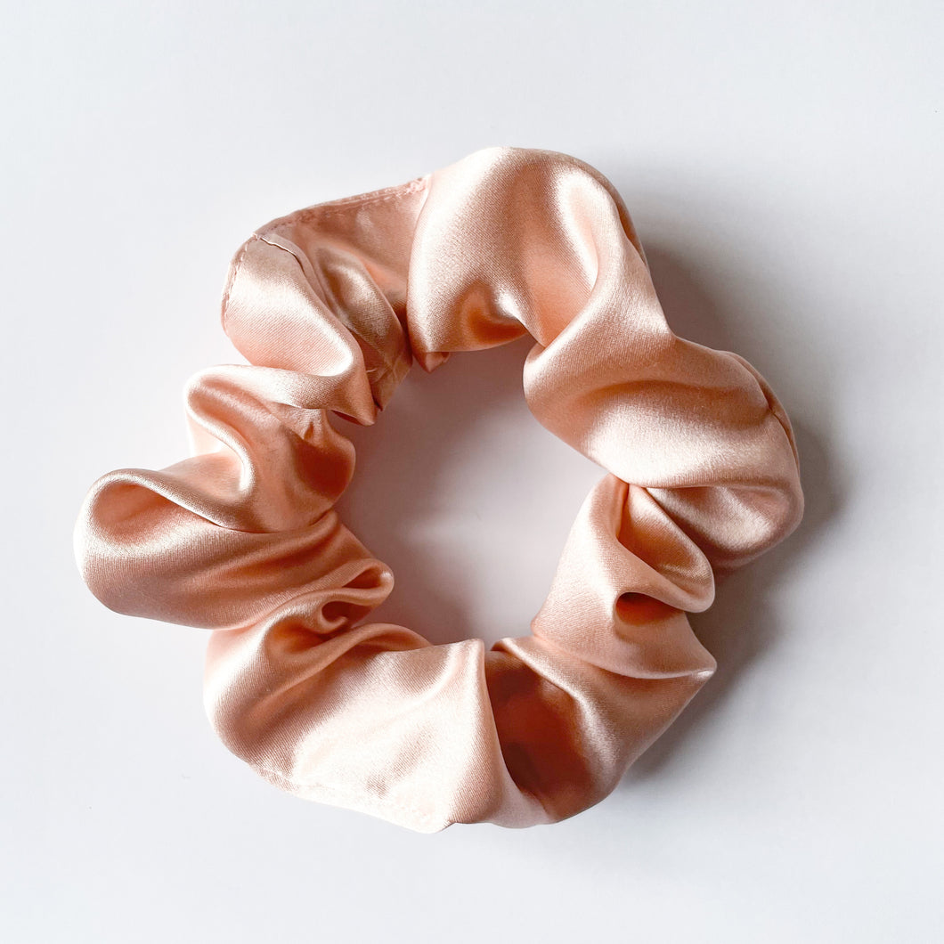 Silk Scrunchie - Pale Pink